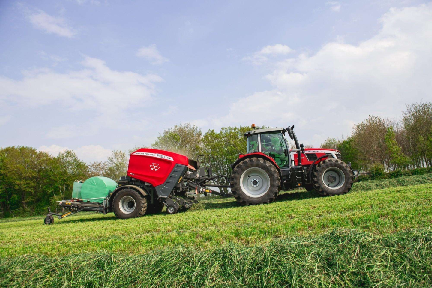 wymianę oleju i filtrów w ciągniku Massey Ferguson